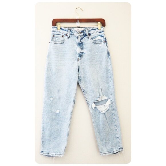 Abercrombie & Fitch Denim - ! Abercrombie & Fitch The Mom High Rise Jeans sz 26 2 xs